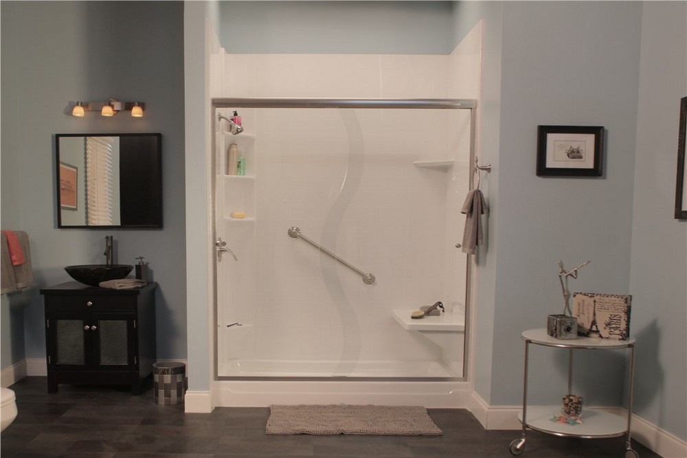 How Walk-In Showers Improve Bathroom Safety for All Ages