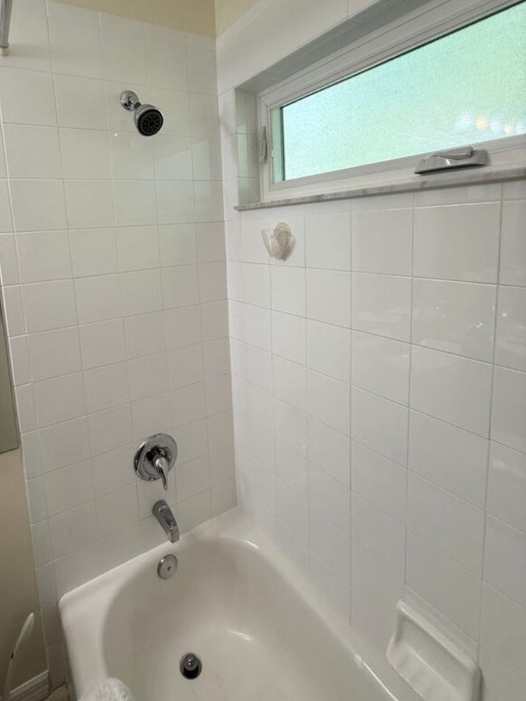 Walk-In Shower Conversion in Lehigh Acres, FL (2)